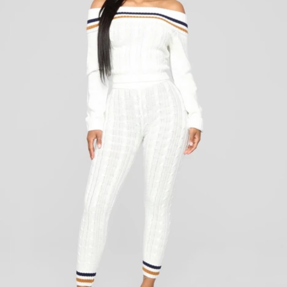 FASHION NOVA 2 piece cream sweater set